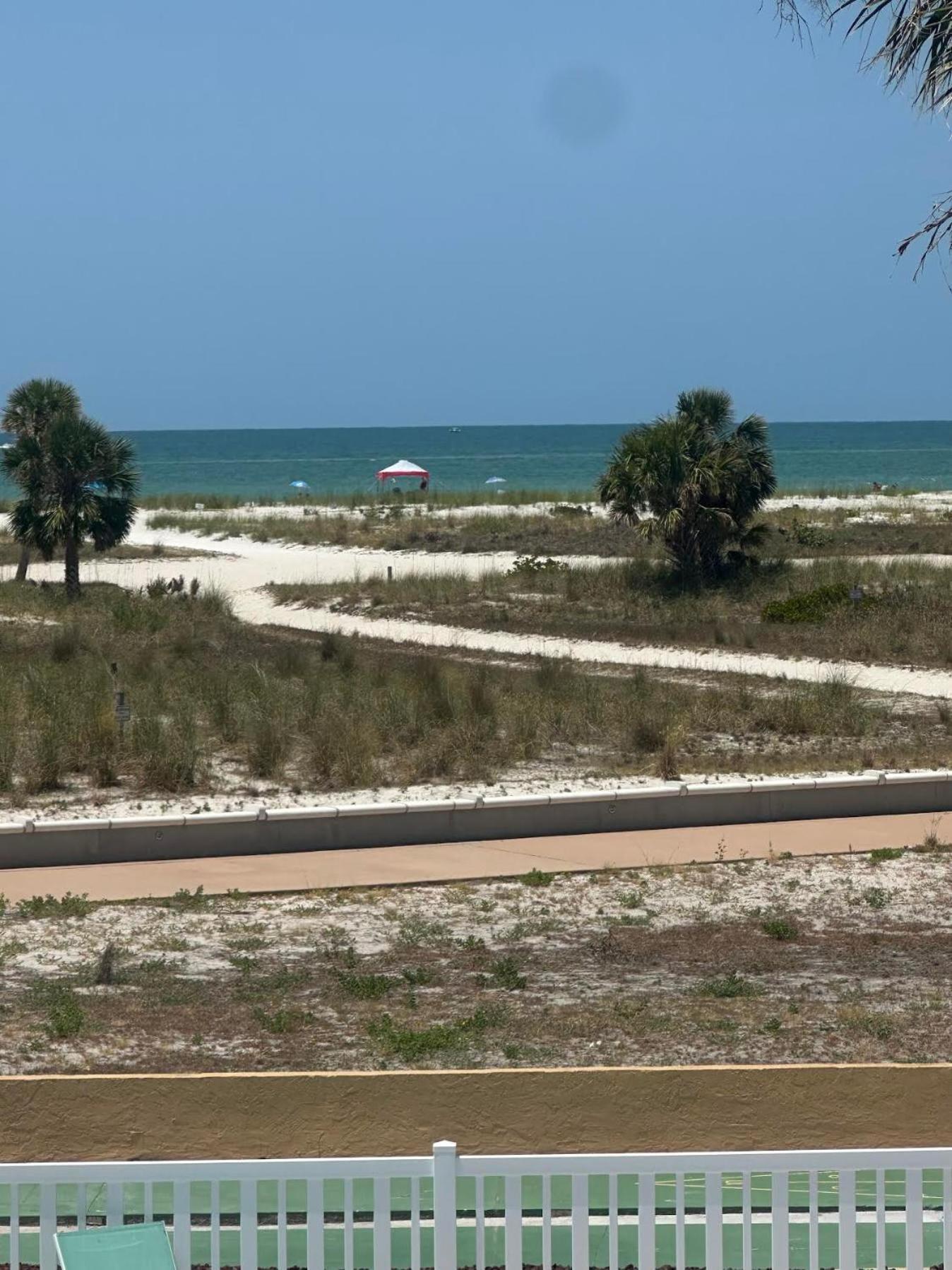 Arvilla Resort St. Pete Beach Exteriör bild