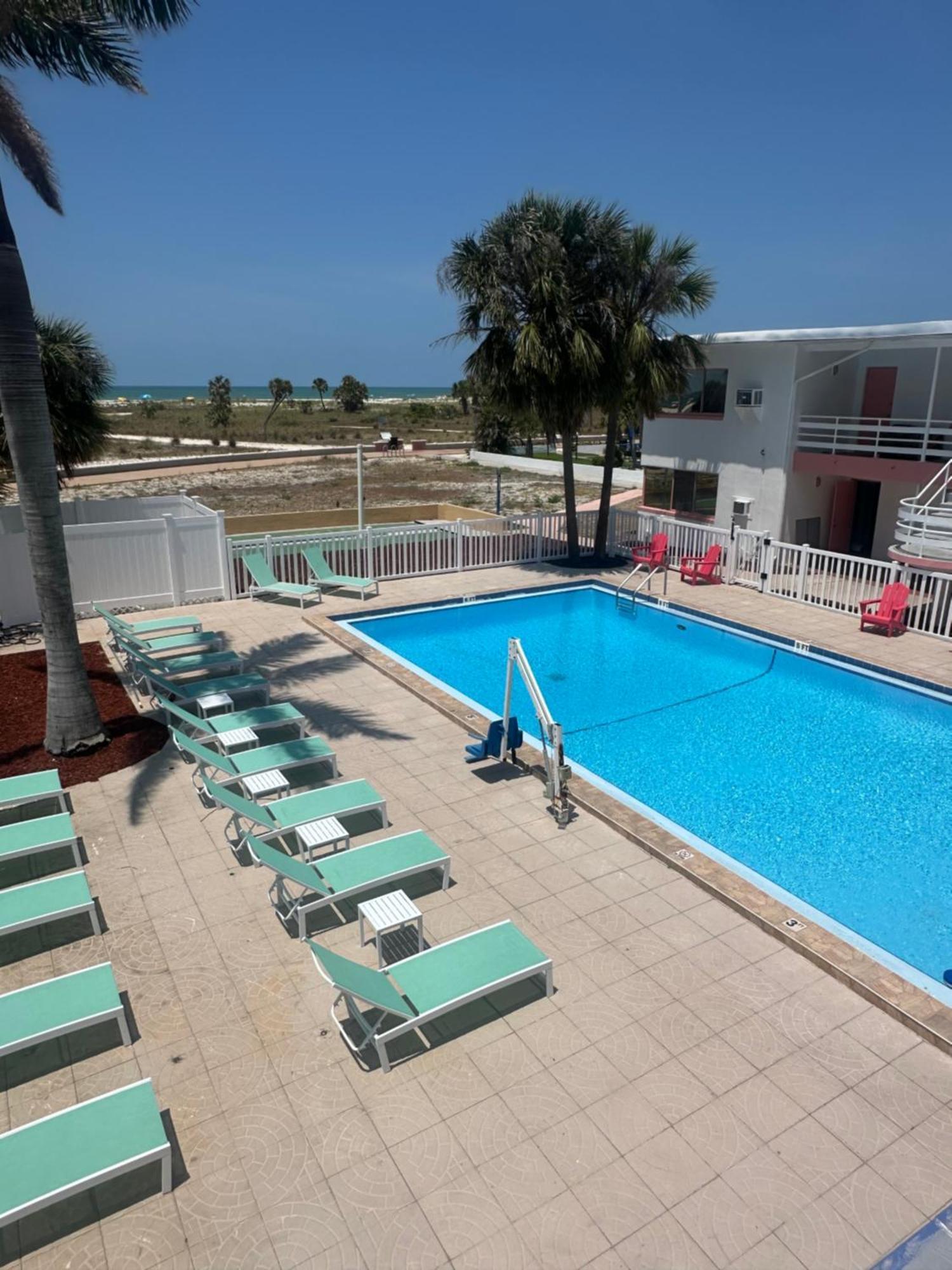 Arvilla Resort St. Pete Beach Exteriör bild