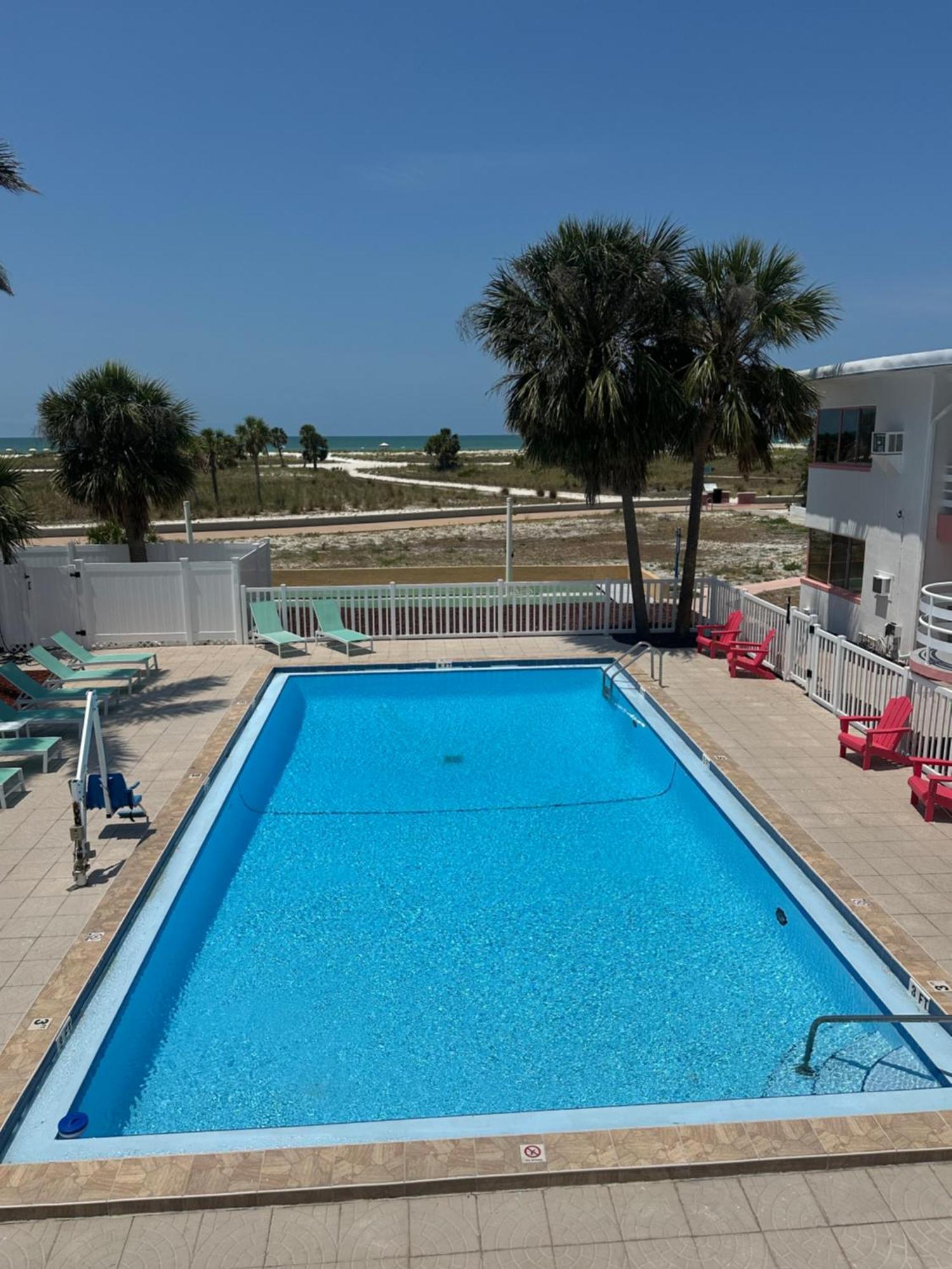 Arvilla Resort St. Pete Beach Exteriör bild