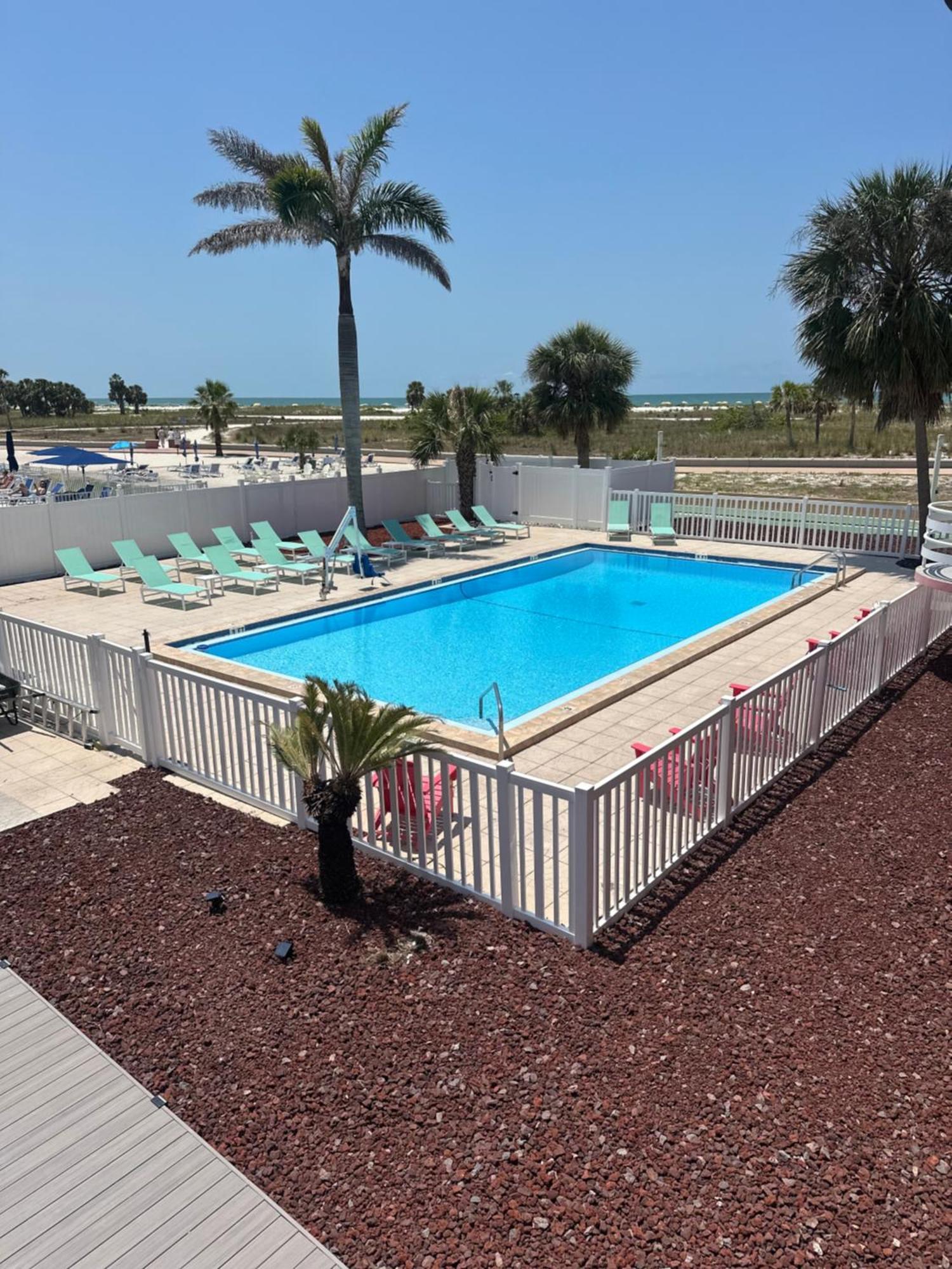 Arvilla Resort St. Pete Beach Exteriör bild