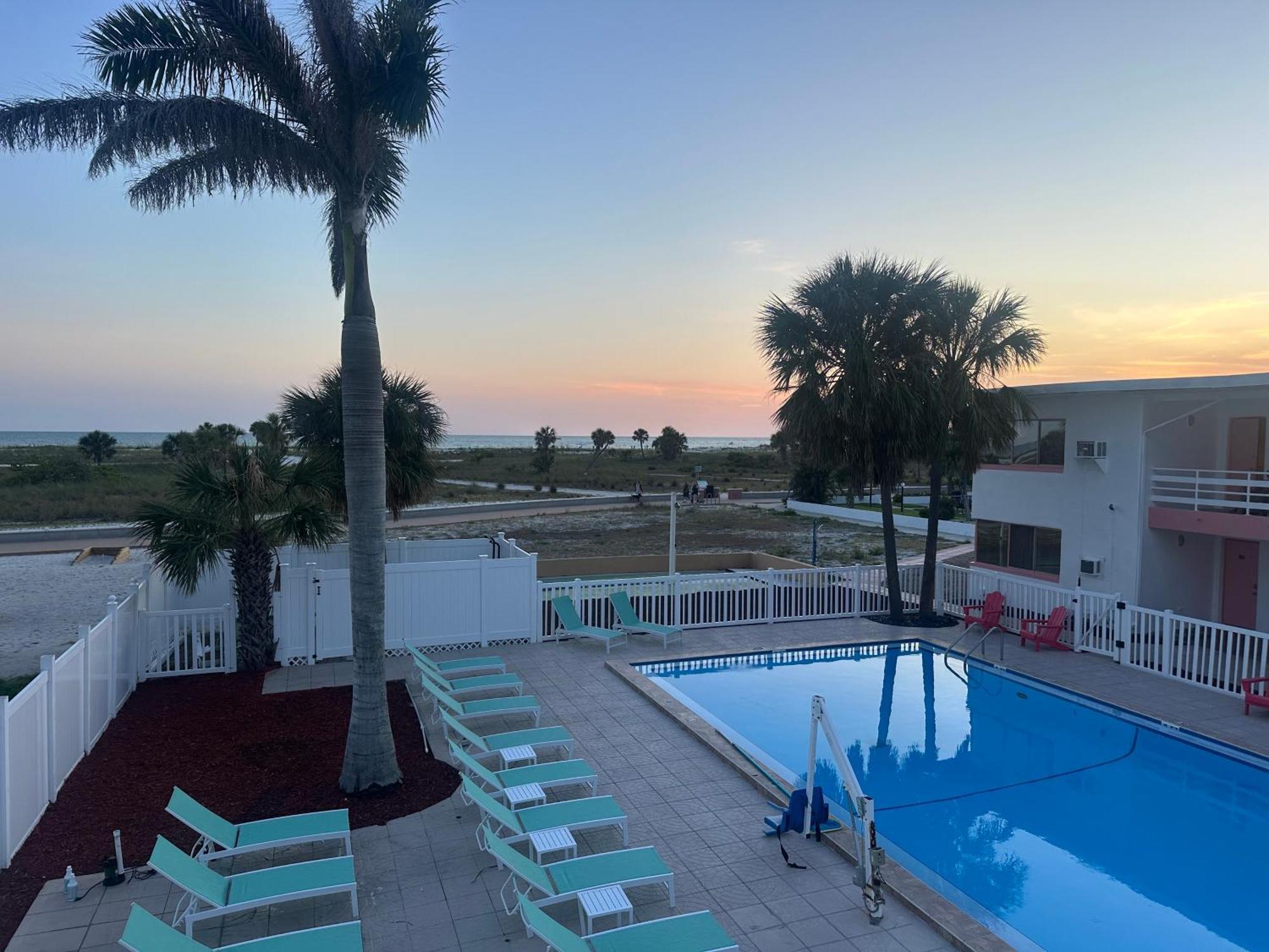 Arvilla Resort St. Pete Beach Exteriör bild