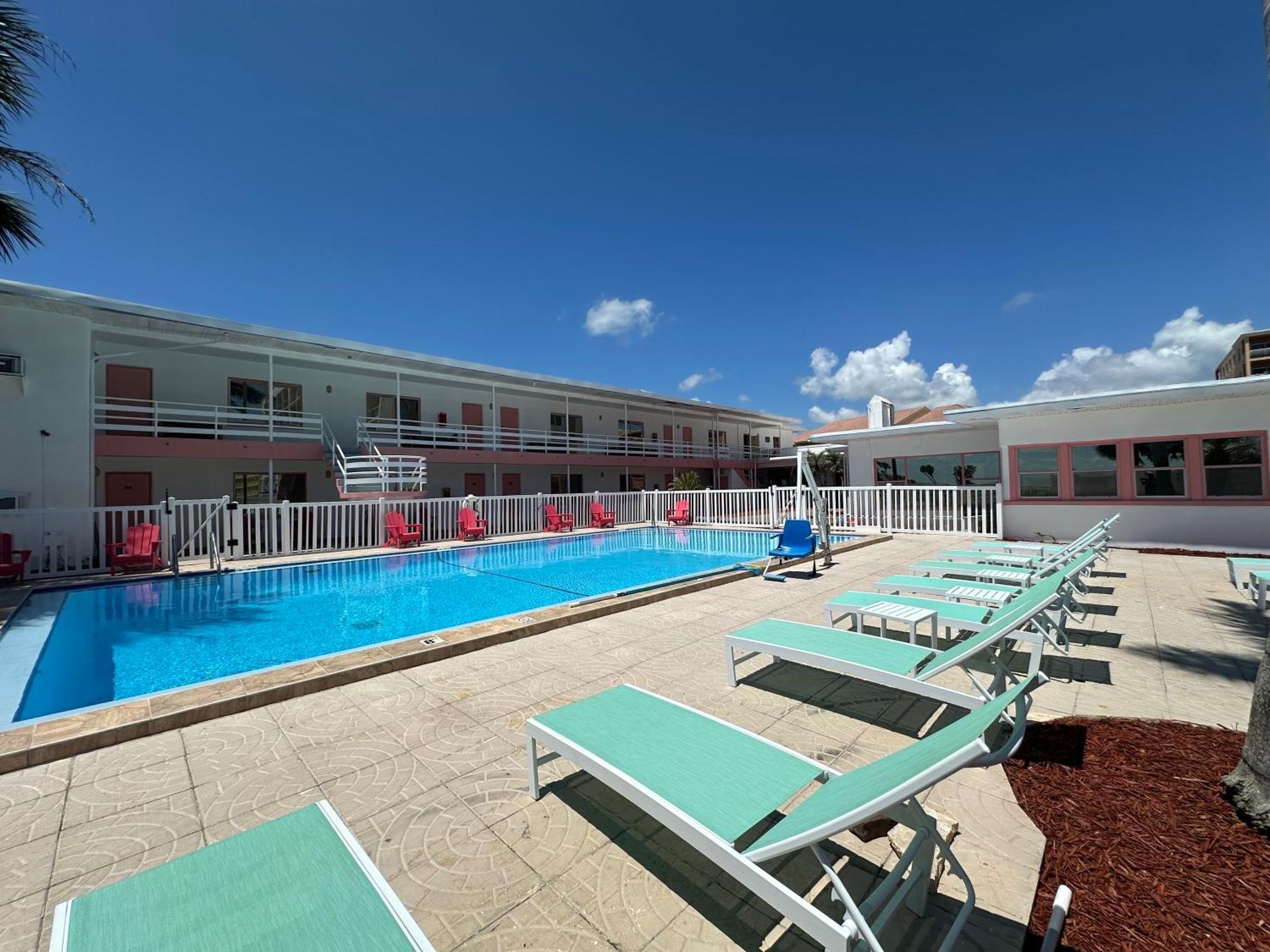 Arvilla Resort St. Pete Beach Exteriör bild